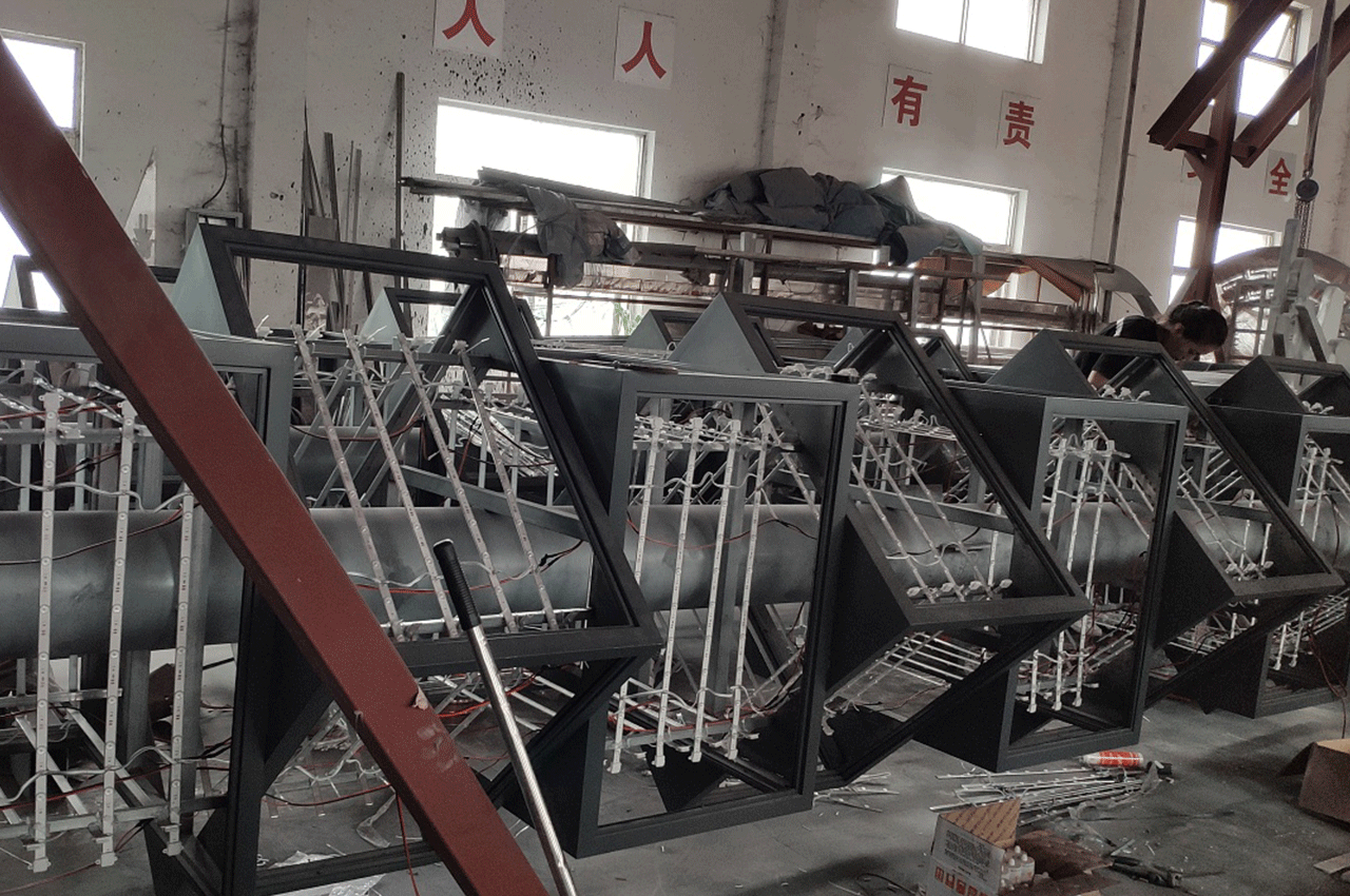 商场定制创意造型发光精神堡垒-武汉中涵标识