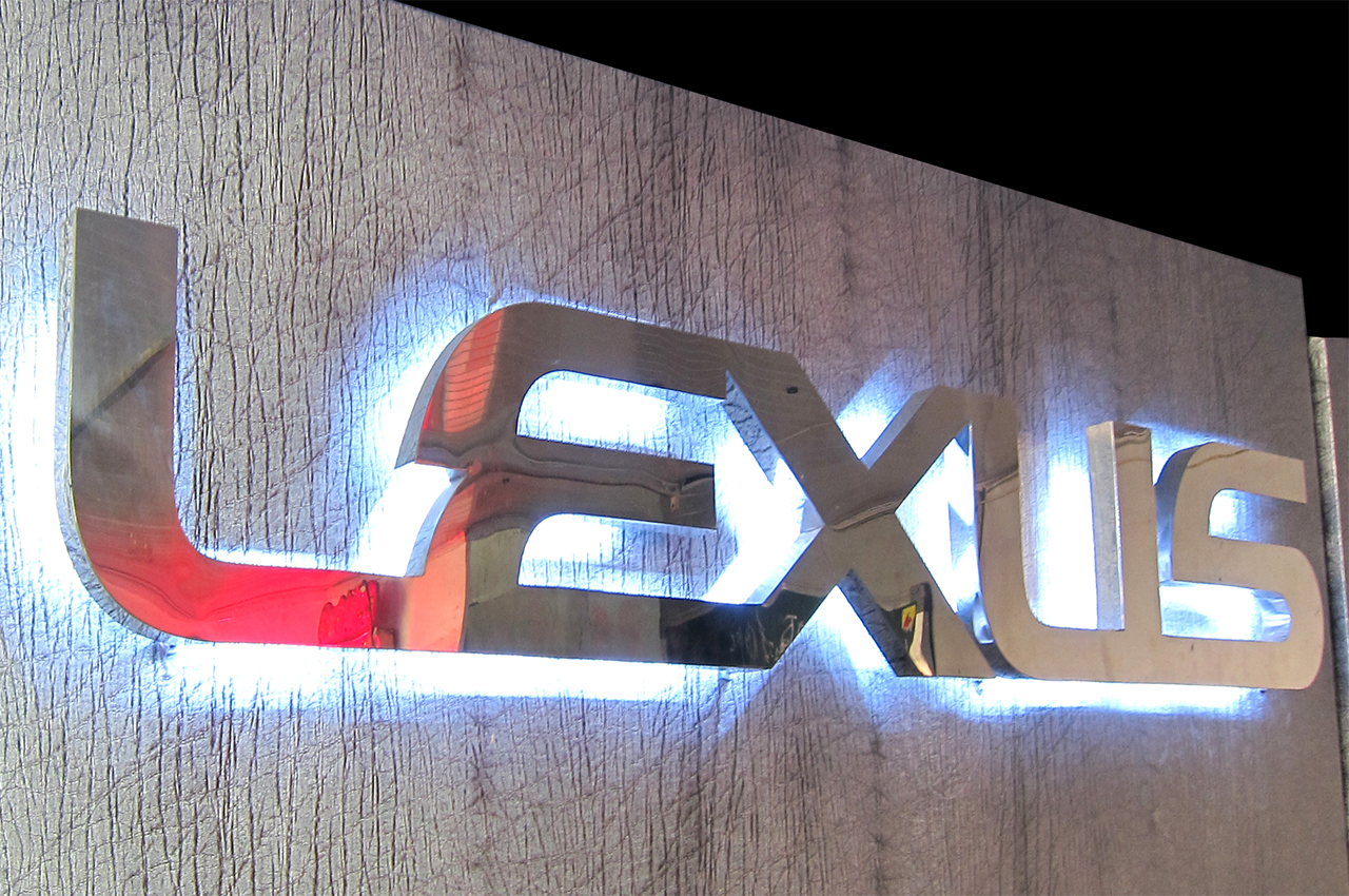 武汉中涵标识不锈钢背发光字