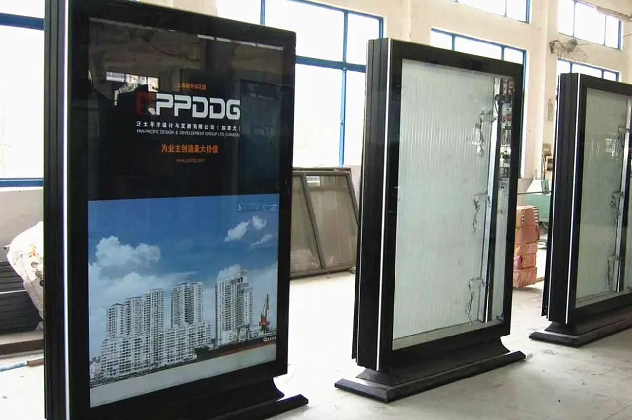 大型户外立牌式LED广告灯箱定制-武汉中涵标识